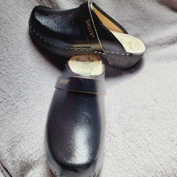 New Holland clogs Black  Brand Simson - Picture 1 of 6